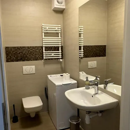 Seaside Bond 007 Apartment