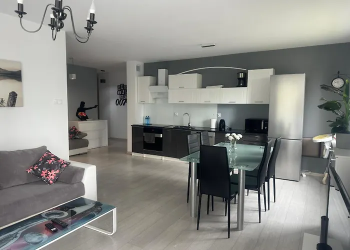 Seaside Bond 007 科沃布热格